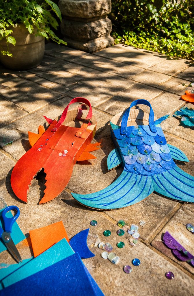 25 Unique Craft Ideas: Robots, Puppets, Paints & More 24 Cardboard feet decorated to resemble beach creatures.